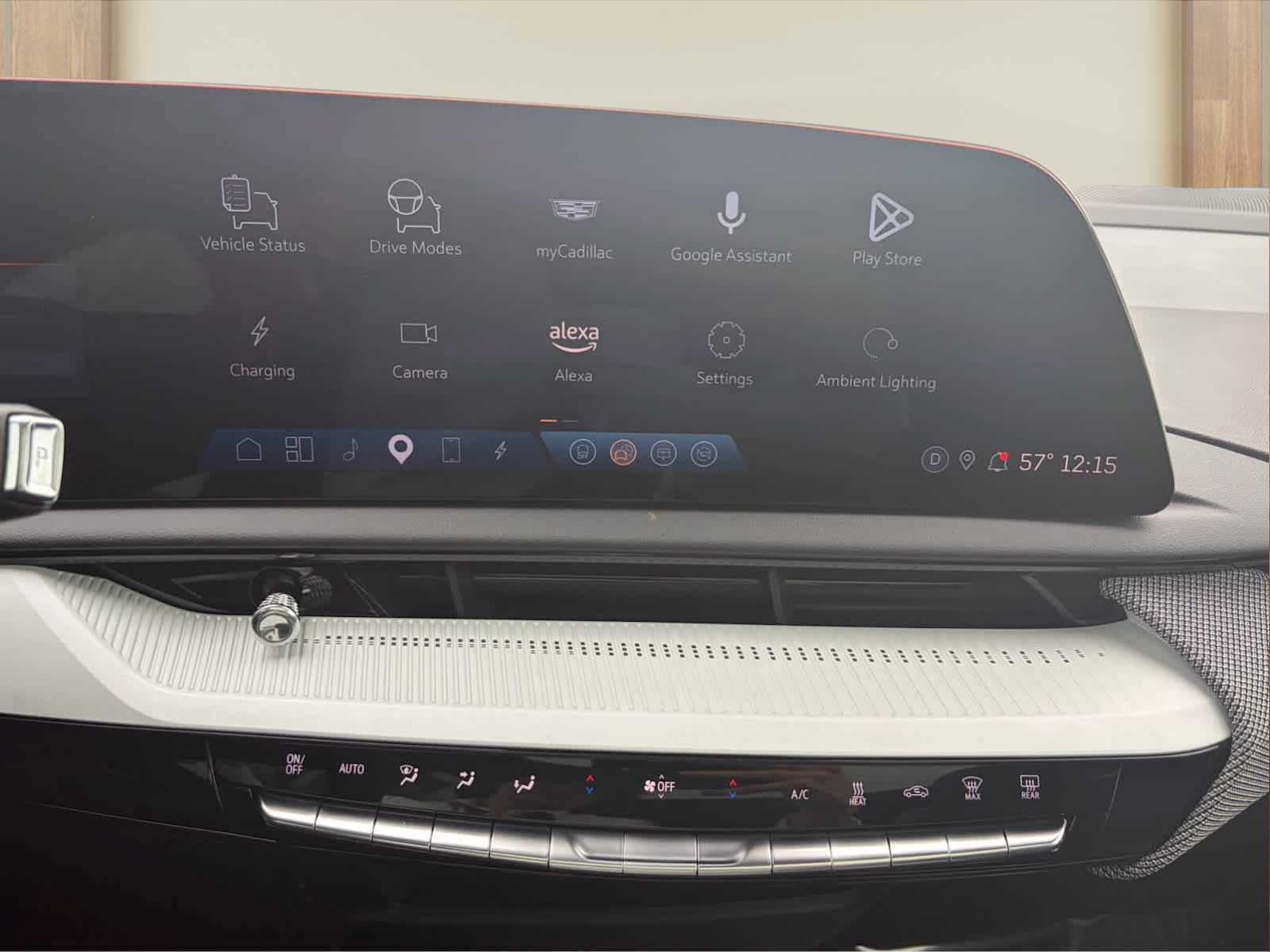 Certified 2025 Cadillac Optiq Luxury 1 AWD/4WD image 16