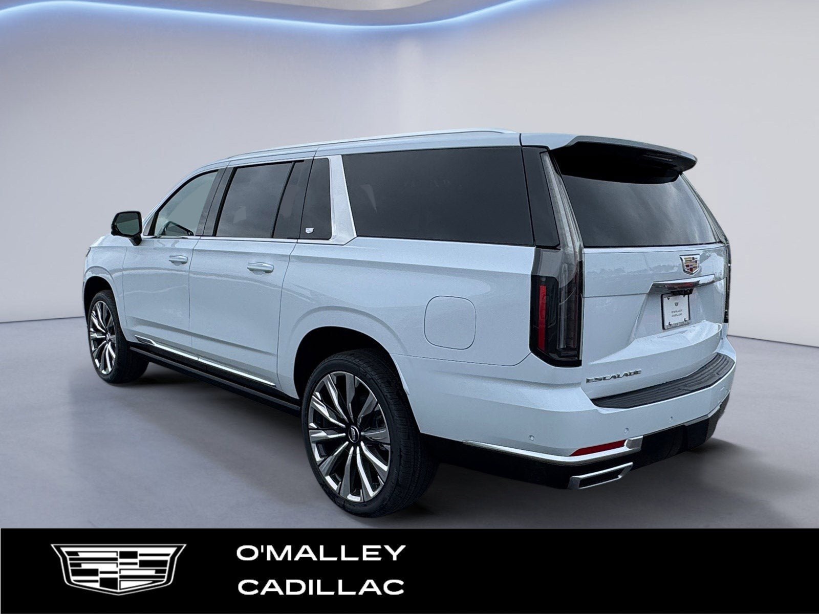 New 2026 Cadillac Escalade ESV Luxury w/ Touring Package image 3