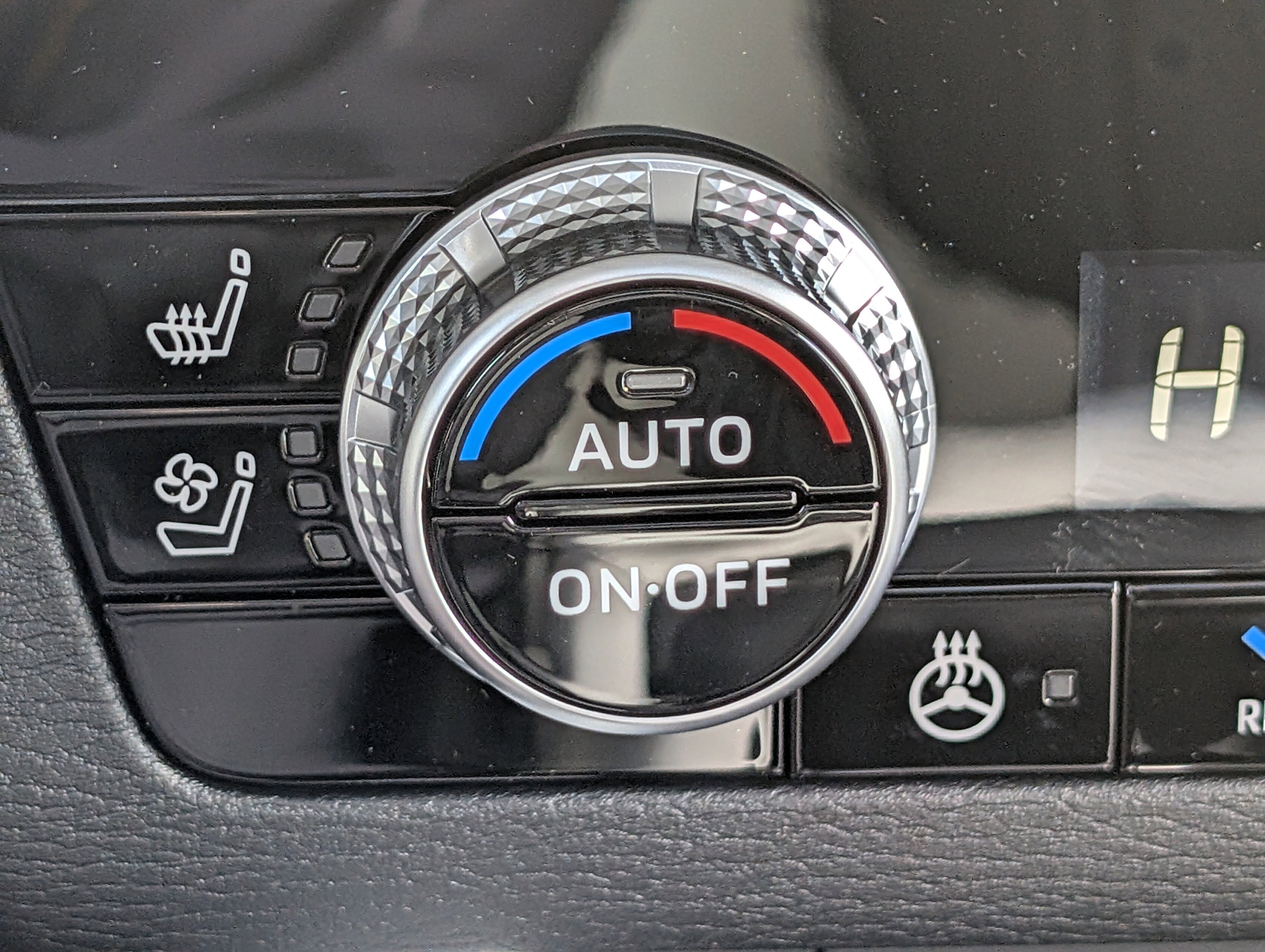 New 2026 Mitsubishi Outlander SEL image 29