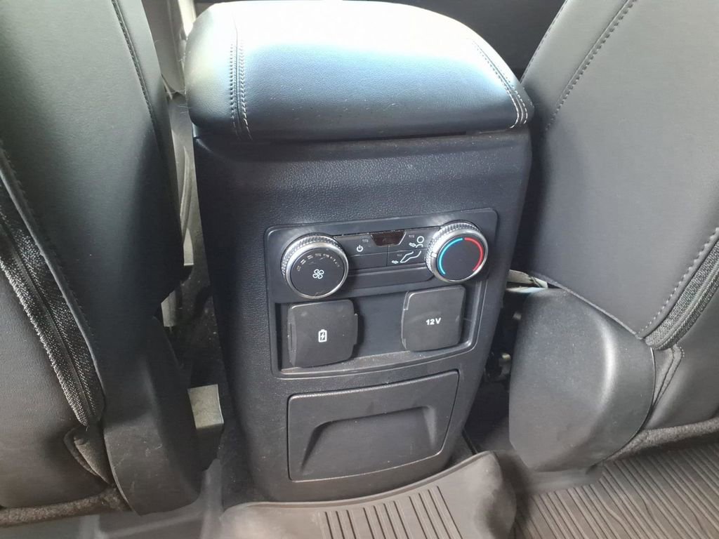 Used 2022 Ford Explorer XLT w/ Equipment Group 202A image 13