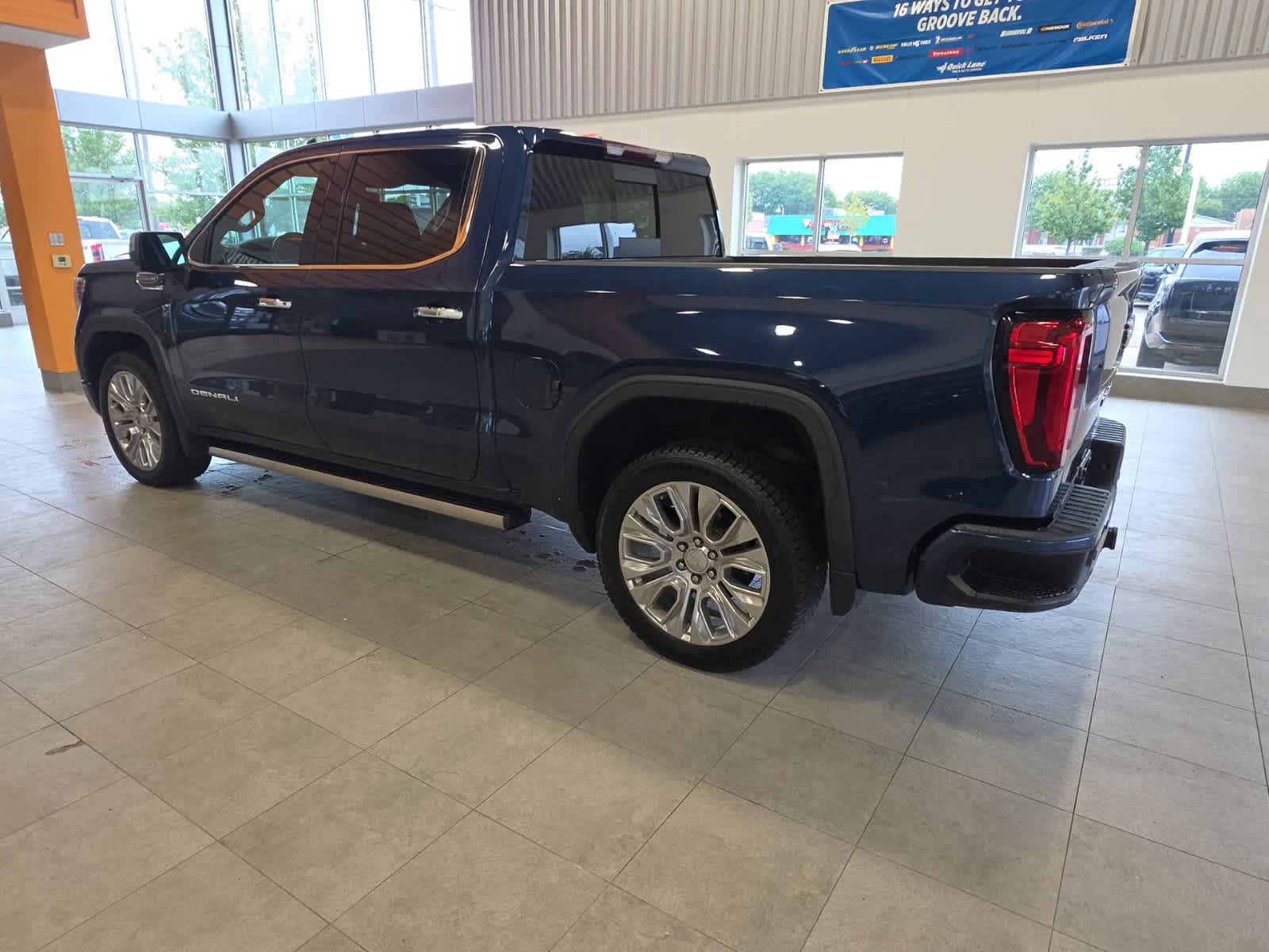 Used 2021 GMC Sierra 1500 Denali w/ Denali Premium Package AWD/4WD image 12