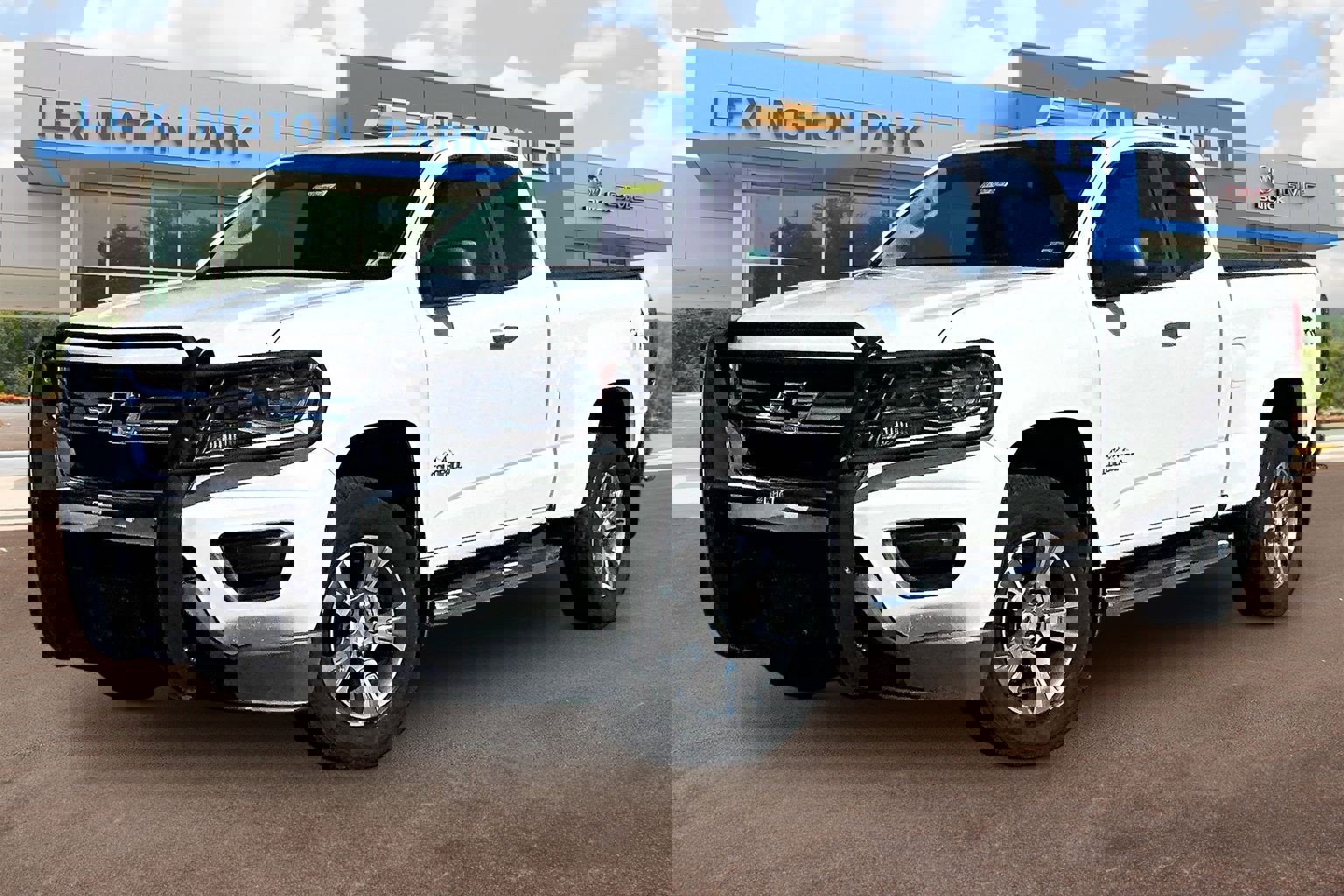 Used 2018 Chevrolet Colorado W/T image 2