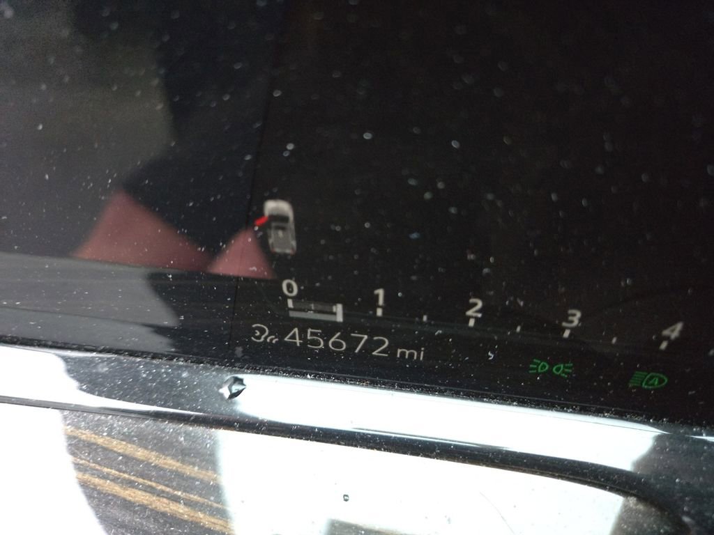 Certified 2021 Cadillac Escalade Premium Luxury image 20