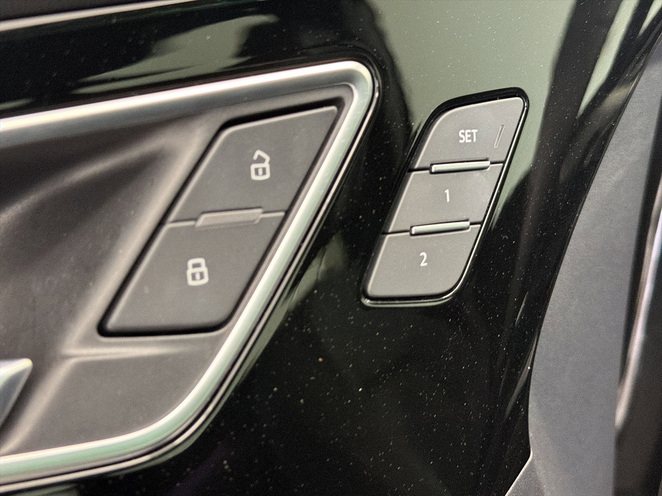 Used 2025 Audi Q4 e-tron Premium Plus w/ Premium Plus image 12