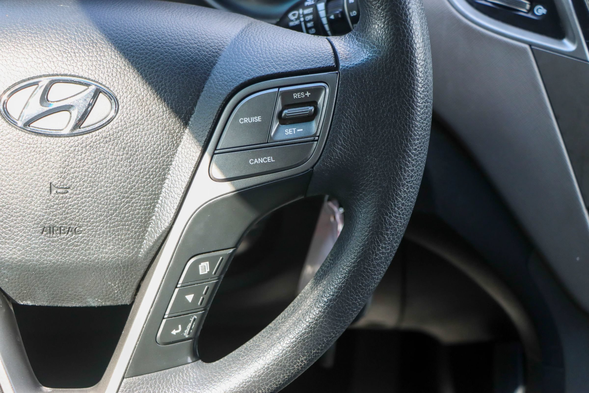 Used 2017 Hyundai Santa Fe Sport FWD image 28