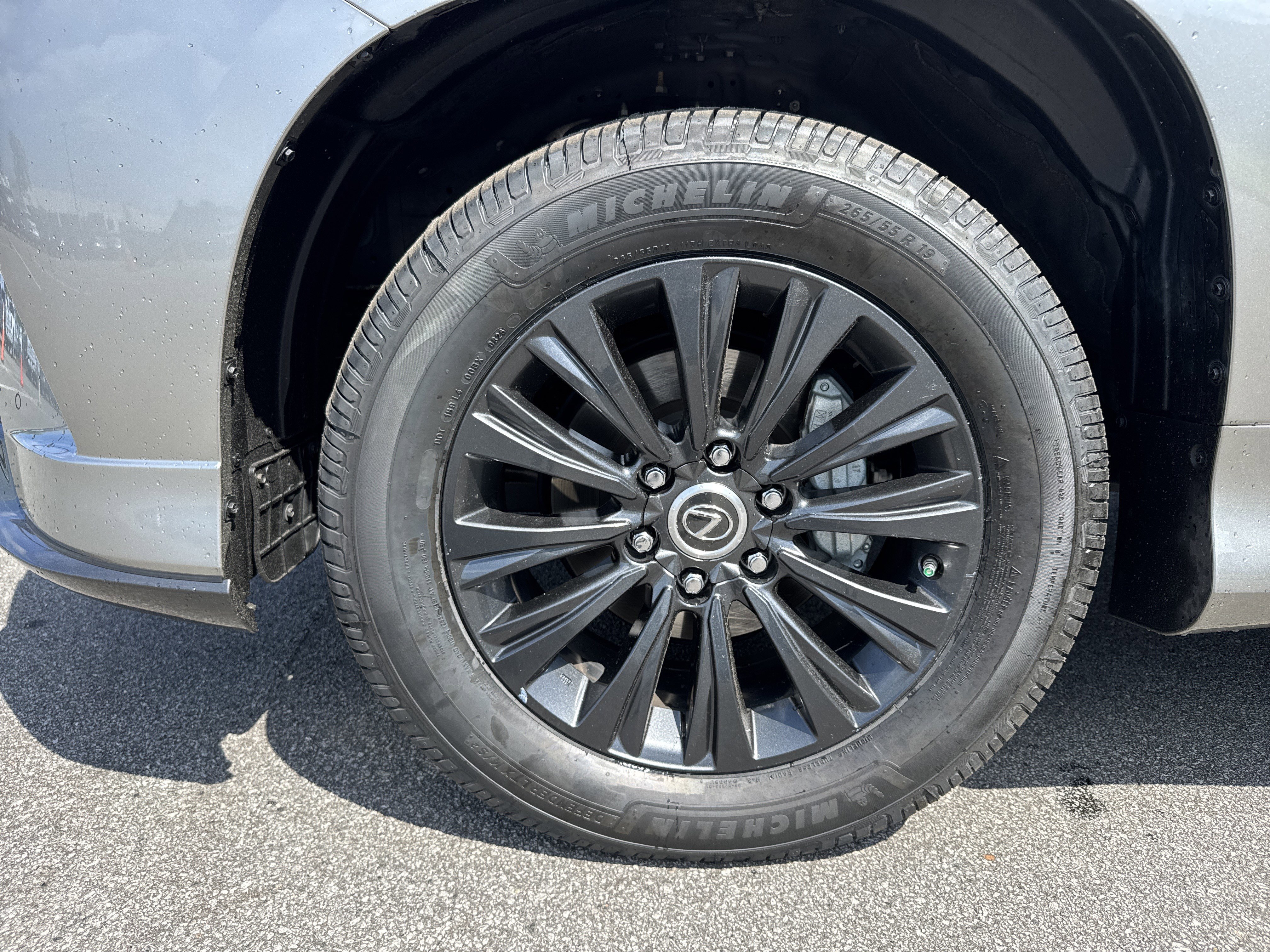 Used 2023 Lexus GX 460 Premium w/ Accessory Package AWD/4WD image 13