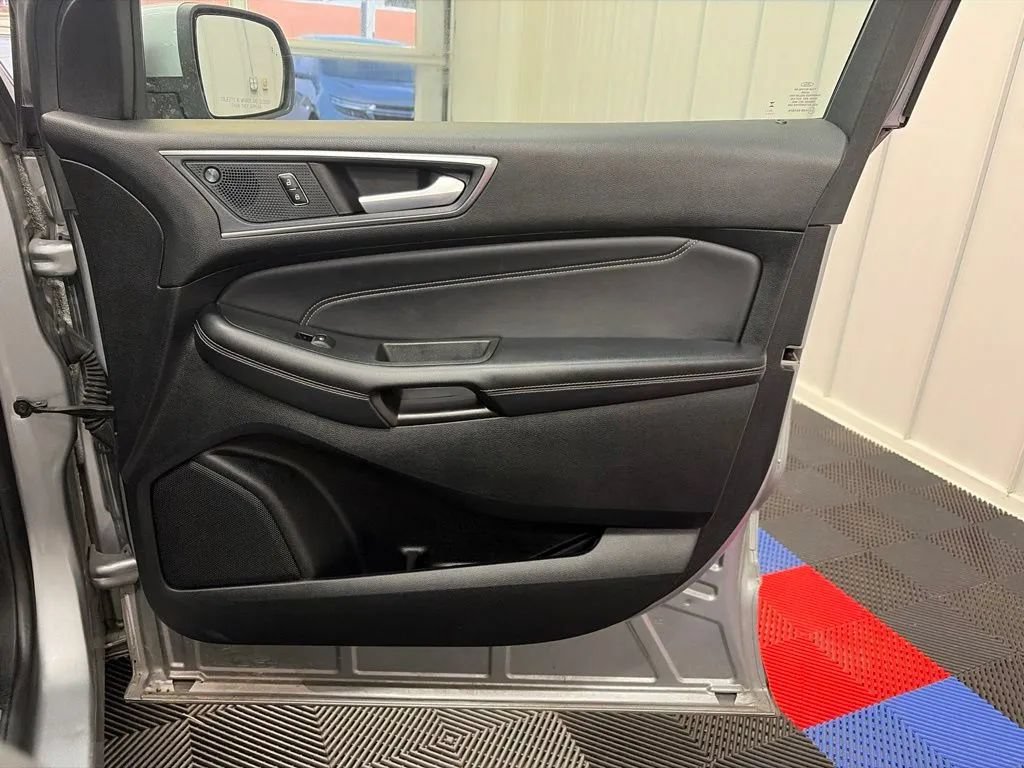 Used 2024 Ford Edge Titanium AWD/4WD image 20