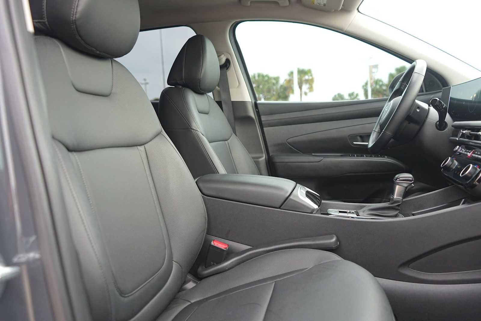 Used 2025 Hyundai Tucson SEL FWD image 15