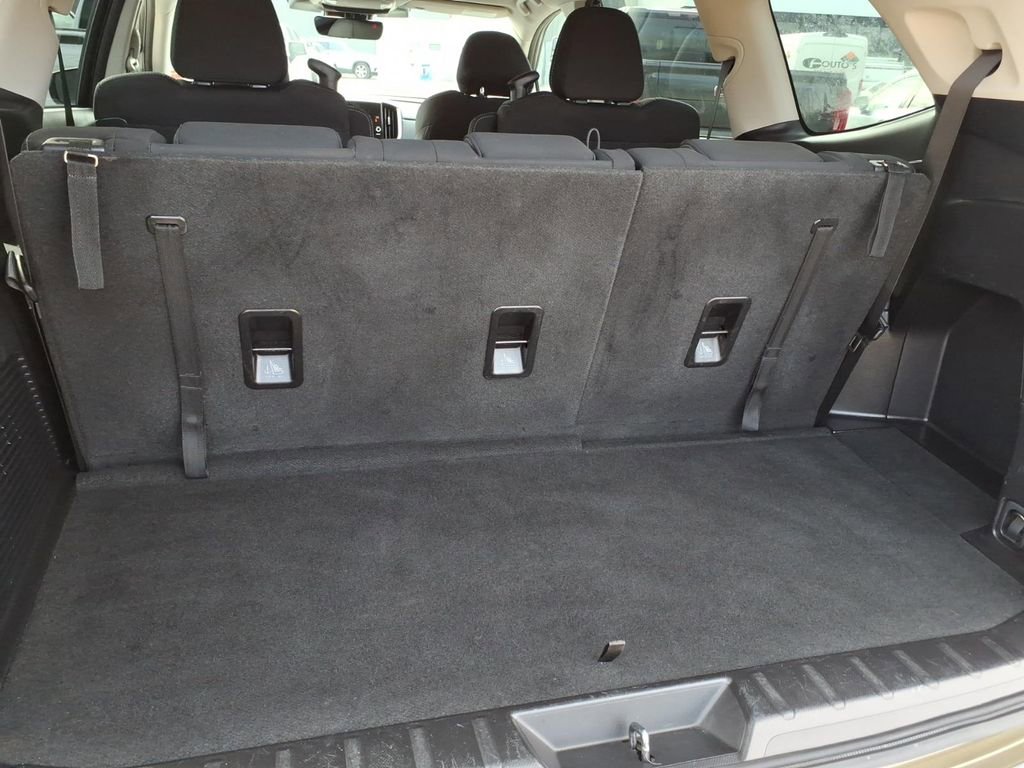 Used 2023 Subaru Ascent Premium w/ Convenience Package image 8