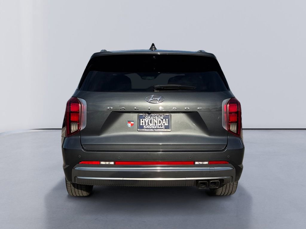 Used 2023 Hyundai Palisade Calligraphy FWD image 4