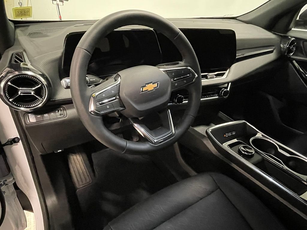 Used 2026 Chevrolet Equinox LT w/ Convenience Package II image 24