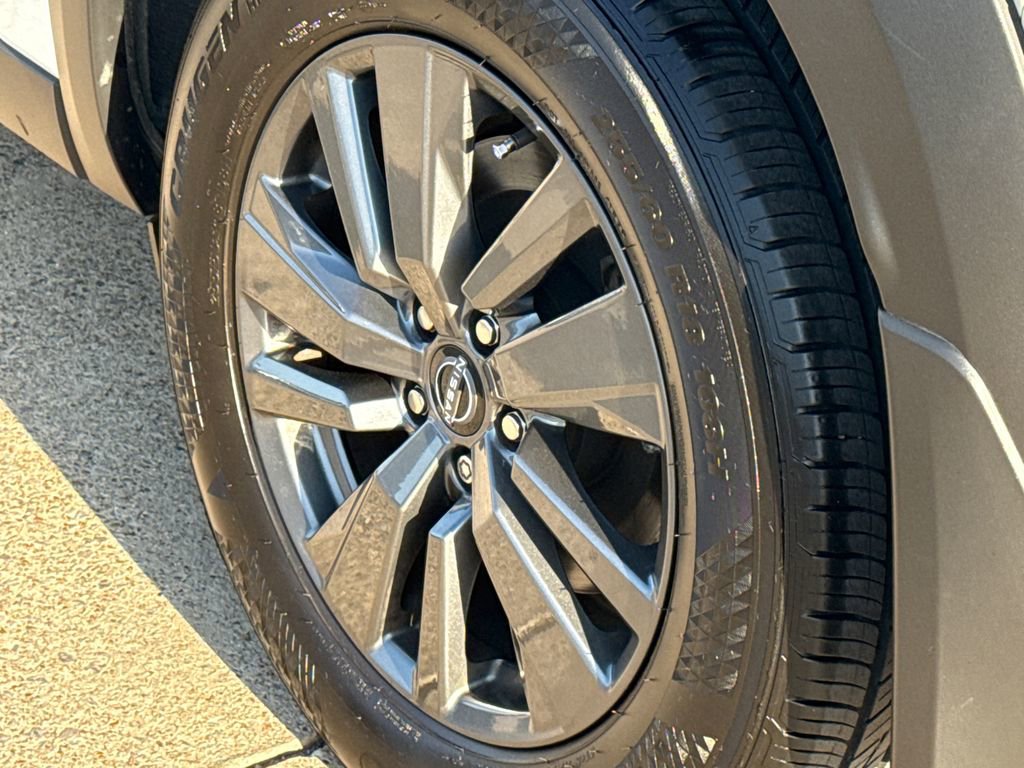 Used 2023 Nissan Pathfinder SV image 10