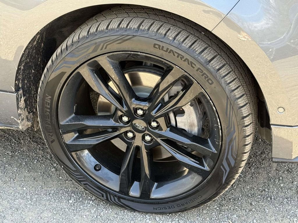 Used 2024 Ford Edge ST w/ Equipment Group 401A image 7