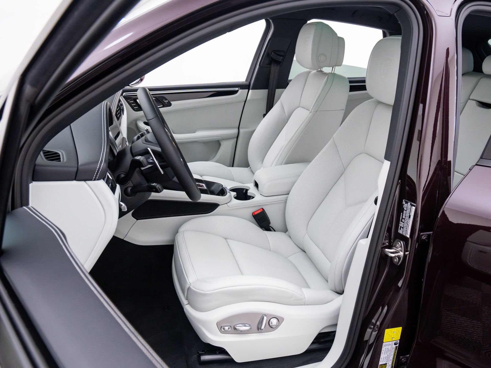 New 2026 Porsche Macan image 5