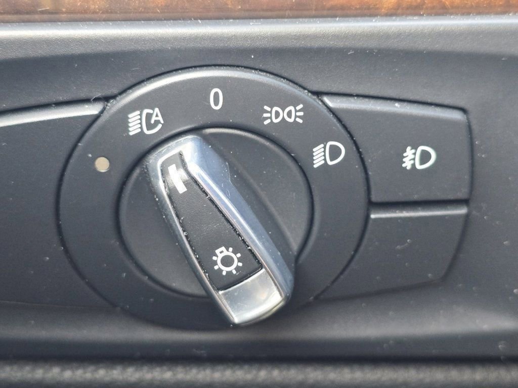Used 2011 BMW 328i Convertible RWD image 35