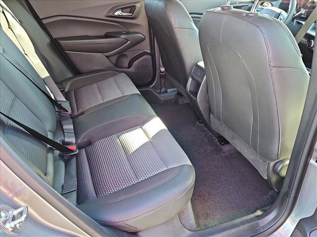Used 2025 Chevrolet Trax LT FWD image 19