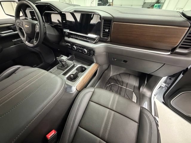 Certified 2026 Chevrolet Silverado 1500 High Country w/ High Country Premium Package AWD/4WD image 29