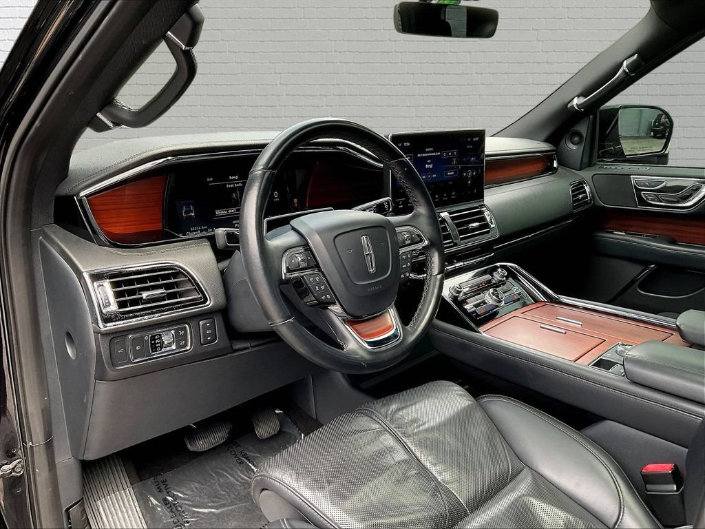 Used 2023 Lincoln Navigator Reserve RWD image 14