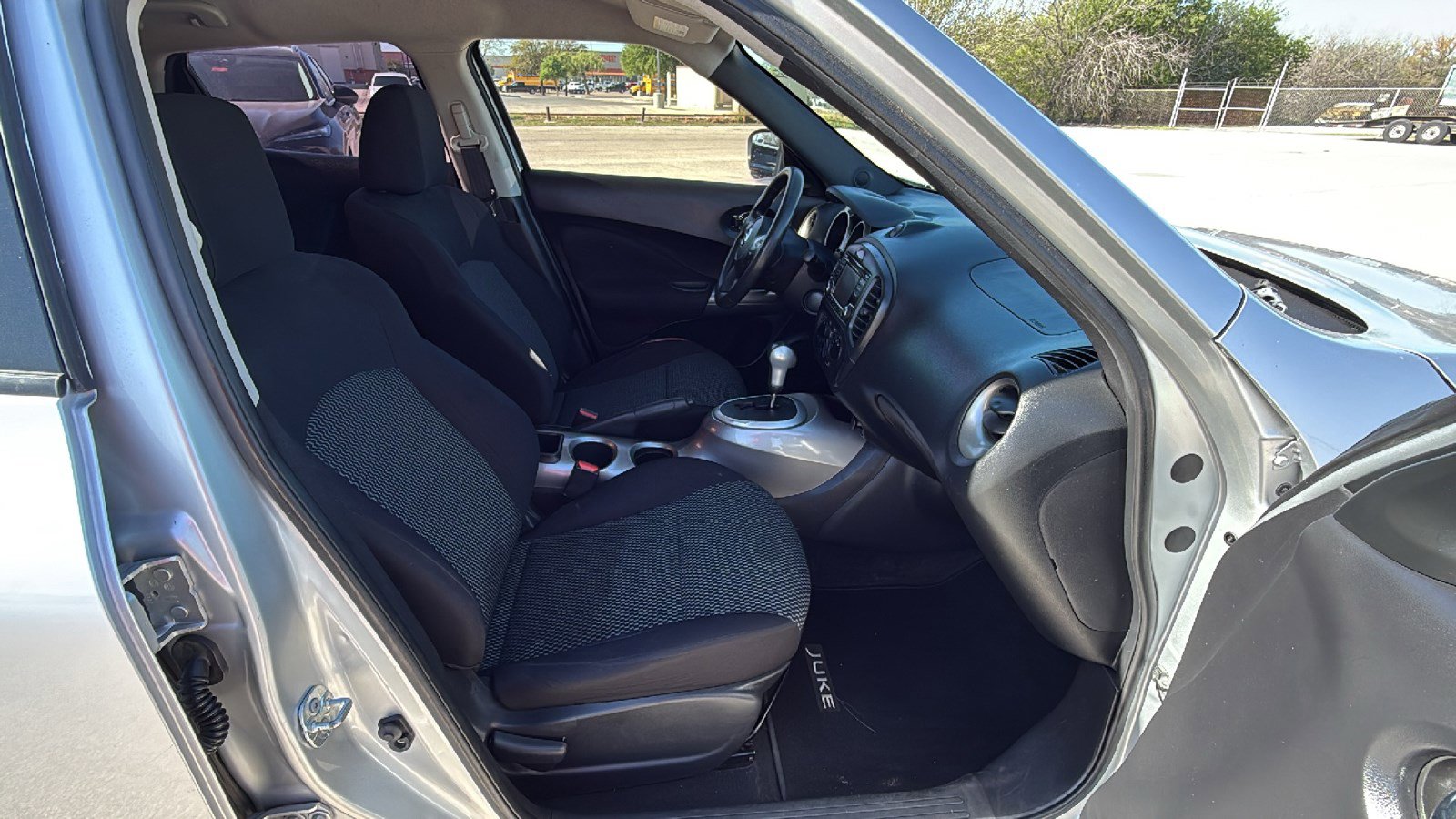 Used 2017 Nissan Juke S image 26