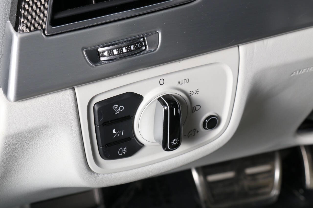 Used 2014 Audi S8 AWD/4WD image 51