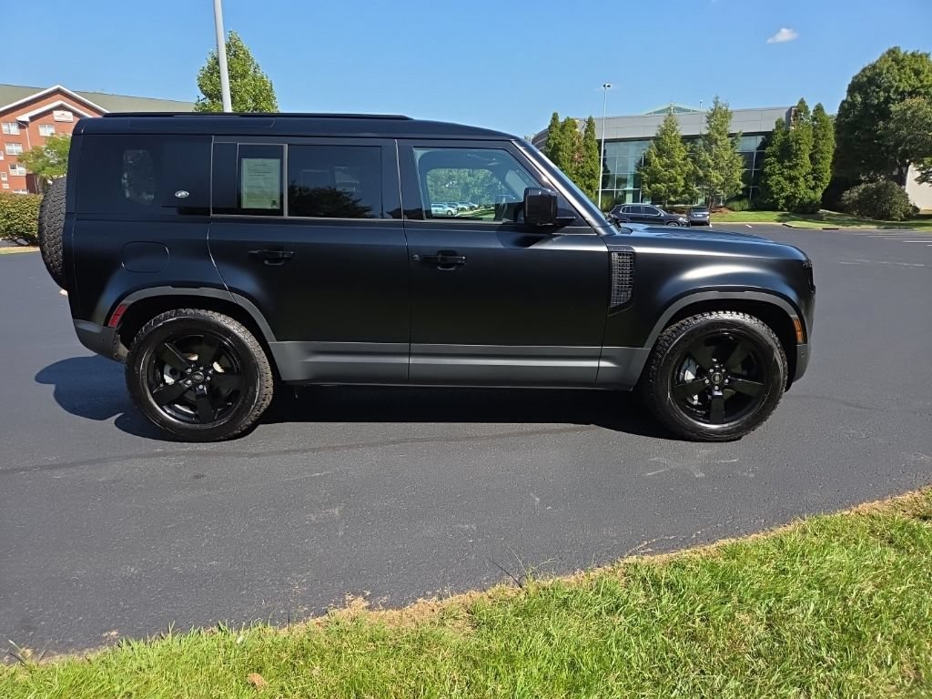 Certified 2023 Land Rover Defender 110 75th Limited Edition AWD/4WD image 6