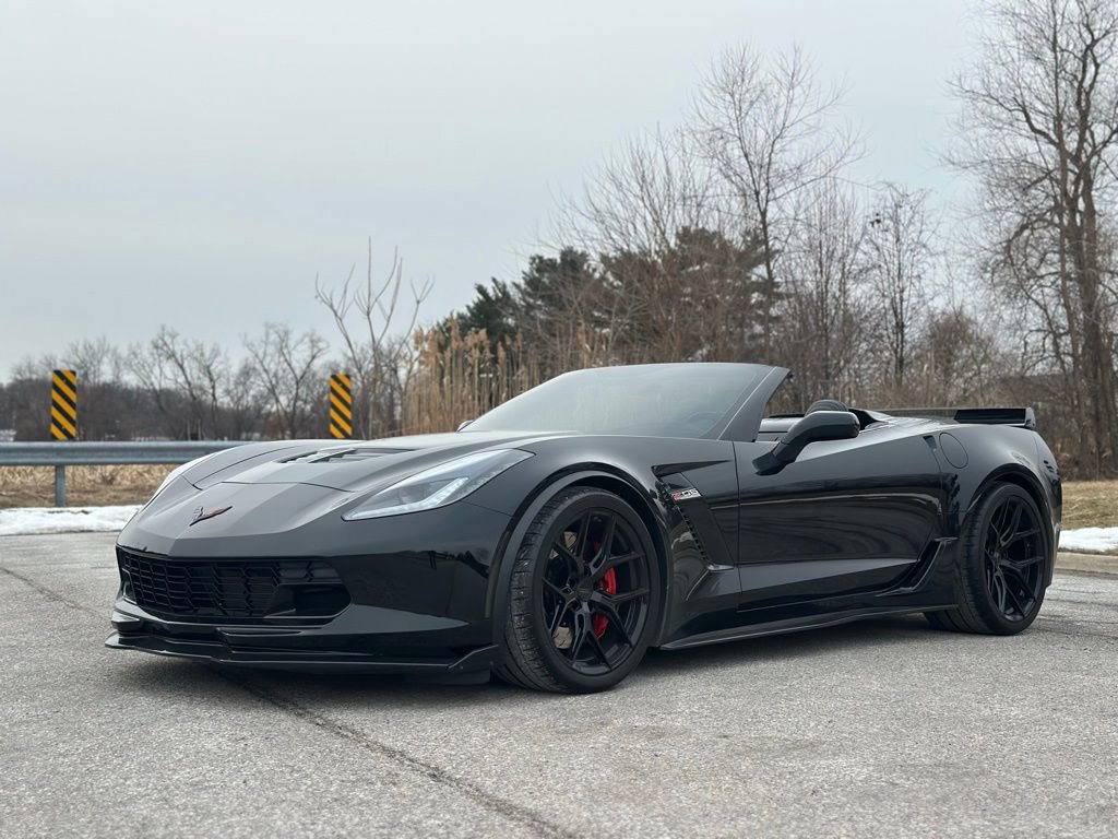 Used 2015 Chevrolet Corvette Z06 w/ 3LZ Preferred Equipment Group image 3