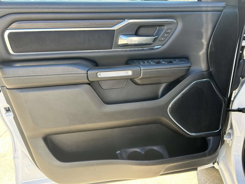 Used 2025 RAM 1500 Laramie AWD/4WD image 17