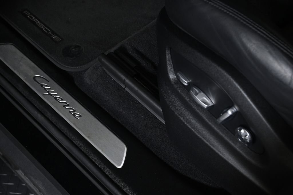 Certified 2021 Porsche Cayenne AWD/4WD image 22