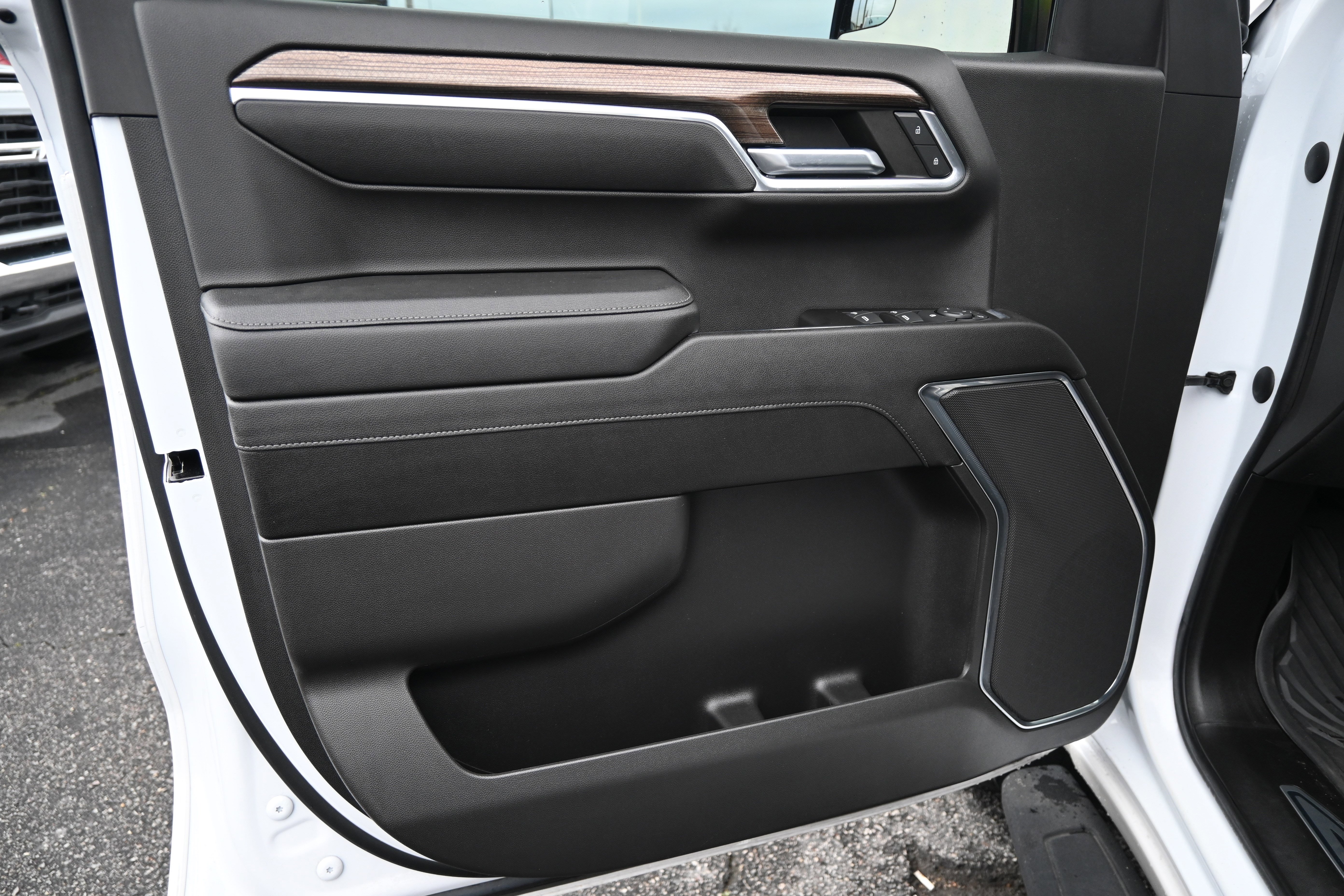 Used 2023 Chevrolet Silverado 1500 LT Trail Boss w/ Protection Package image 15