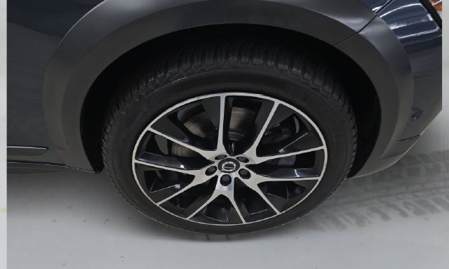 Used 2020 Volvo V90 T6 Cross Country AWD/4WD image 17