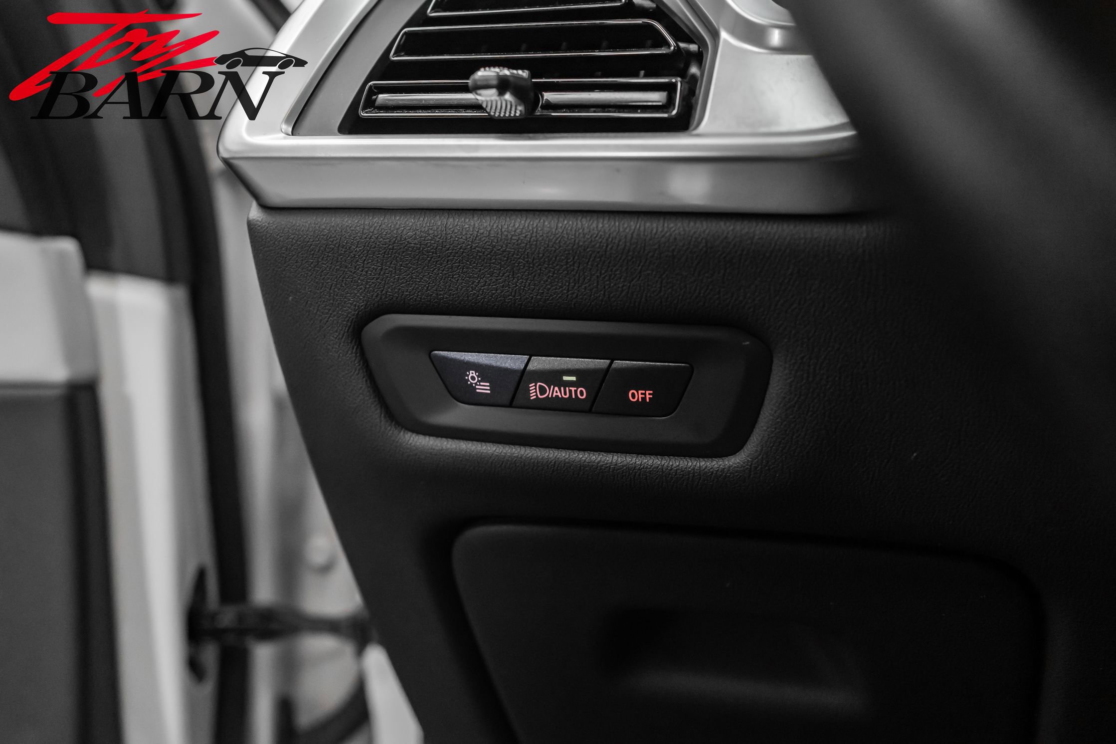 Used 2024 BMW X5 M60i image 32