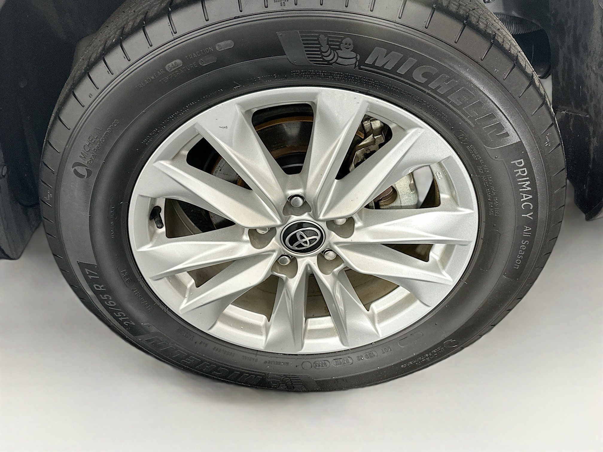 Used 2022 Toyota Corolla Cross LE FWD image 11
