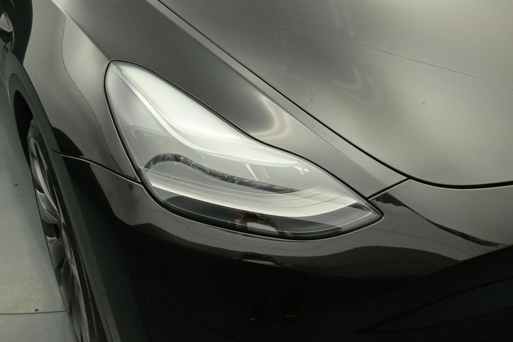 Used 2024 Tesla Model Y Performance AWD/4WD image 11