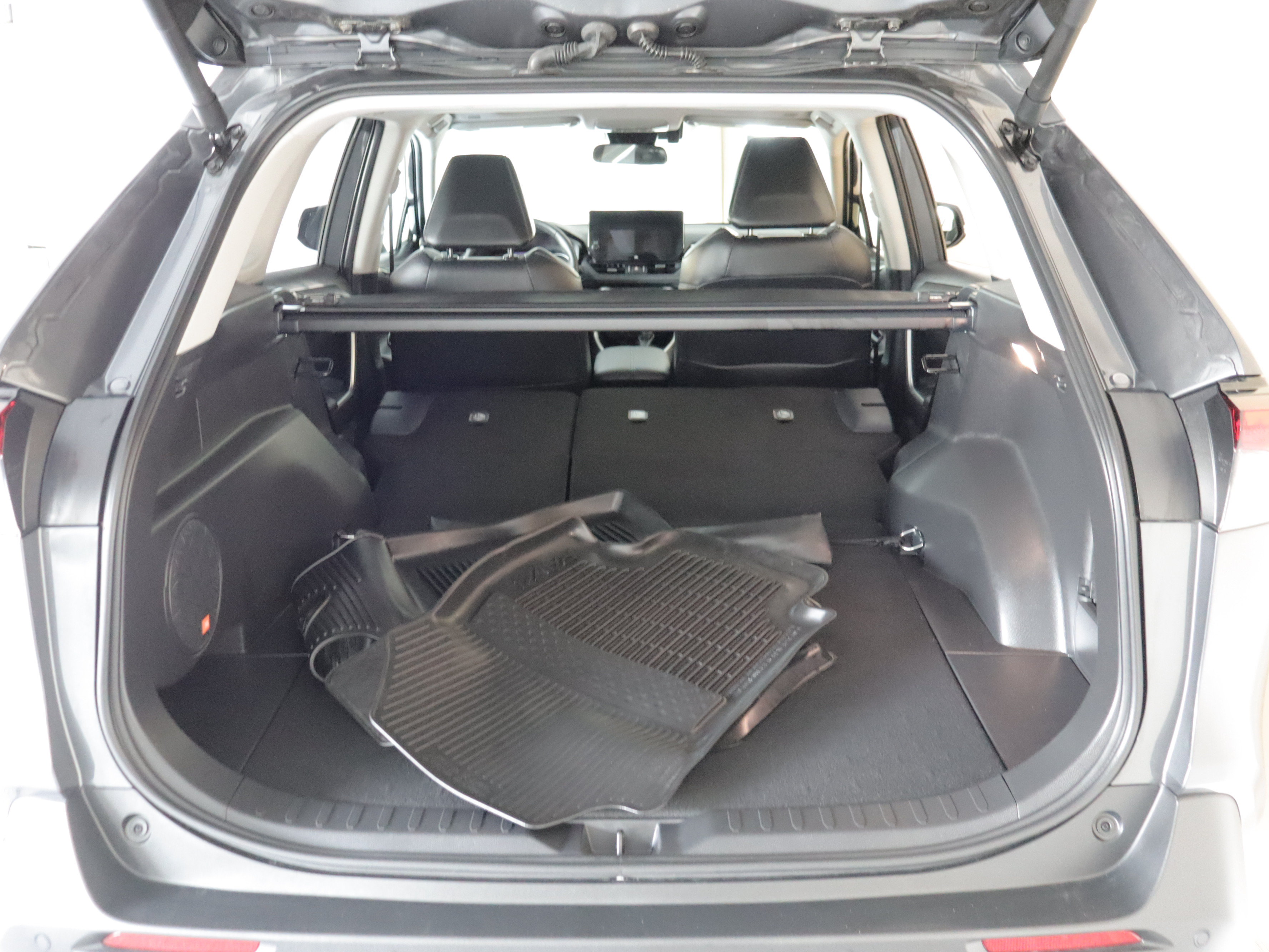 Used 2025 Toyota RAV4 XLE Premium w/ Weather Package AWD/4WD image 23