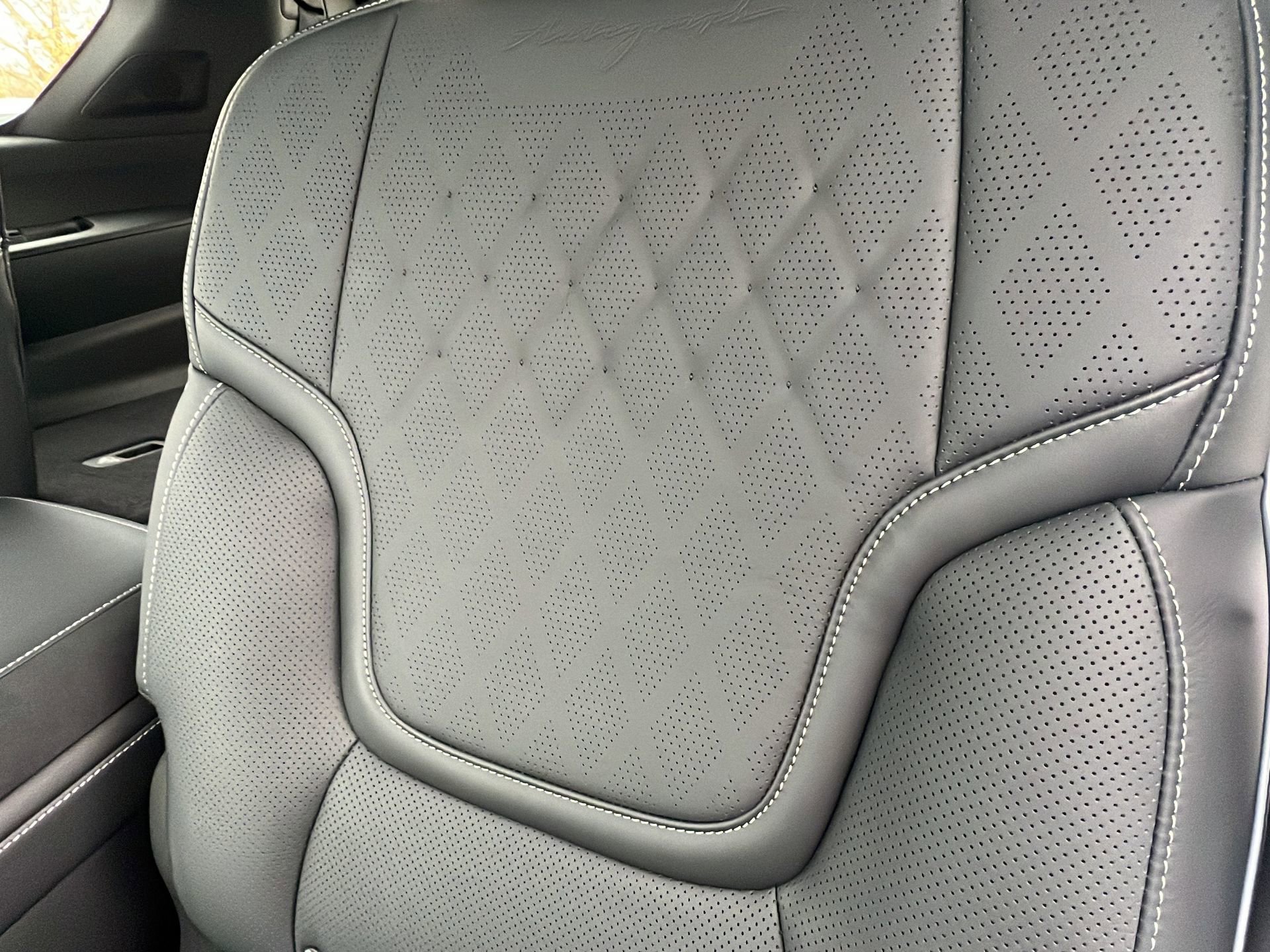 New 2026 INFINITI QX80 Autograph w/ Premium Cargo Package image 18