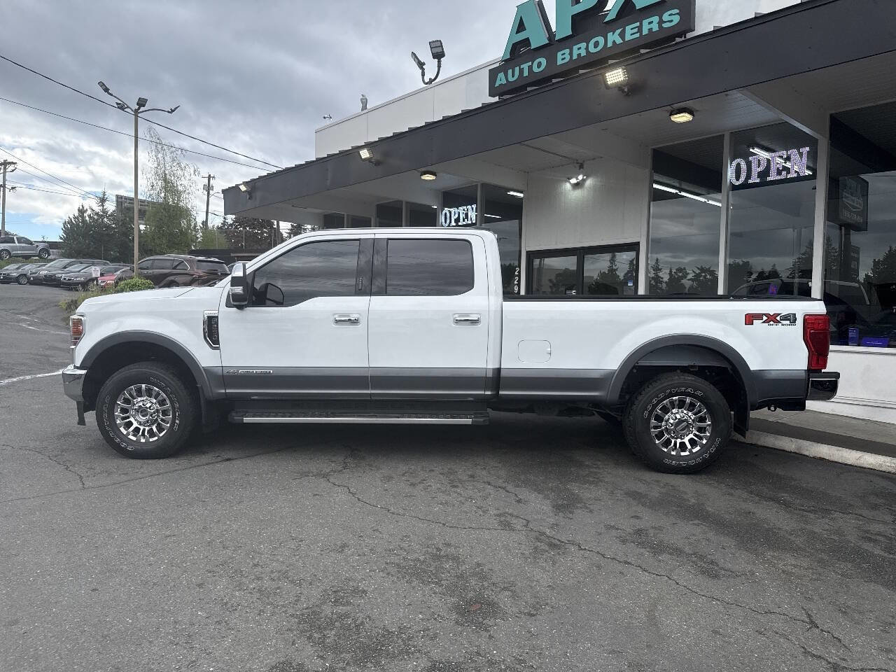 Used 2022 Ford F250 Lariat w/ Lariat Ultimate Package AWD/4WD image 4