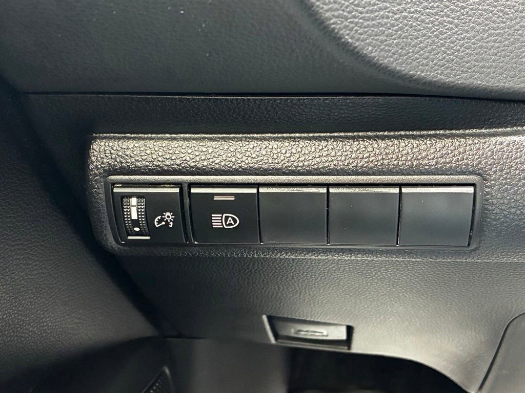 Used 2024 Toyota Corolla LE AWD/4WD image 13