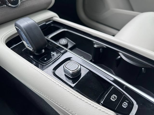 Certified 2024 Volvo XC90 B6 Plus w/ Protection Package Premier AWD/4WD image 22