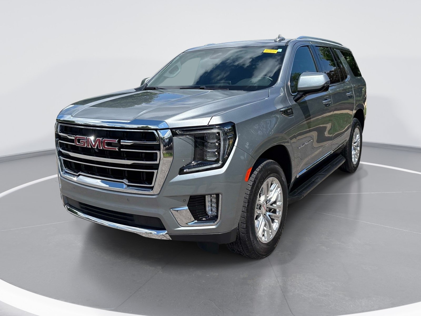 Used 2023 GMC Yukon SLT AWD/4WD image 3
