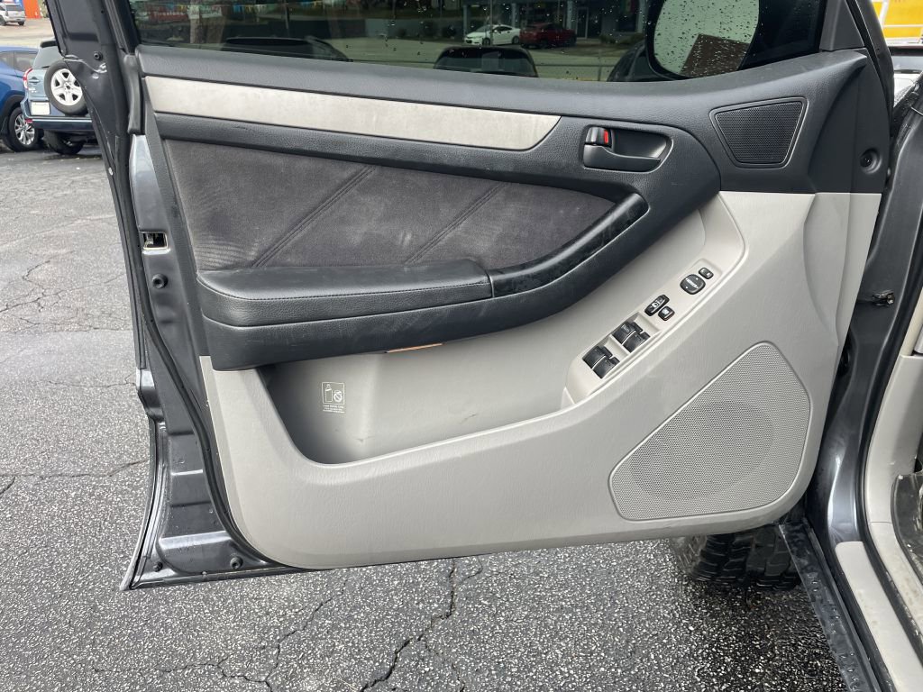 Used 2005 Toyota 4Runner SR5 image 10