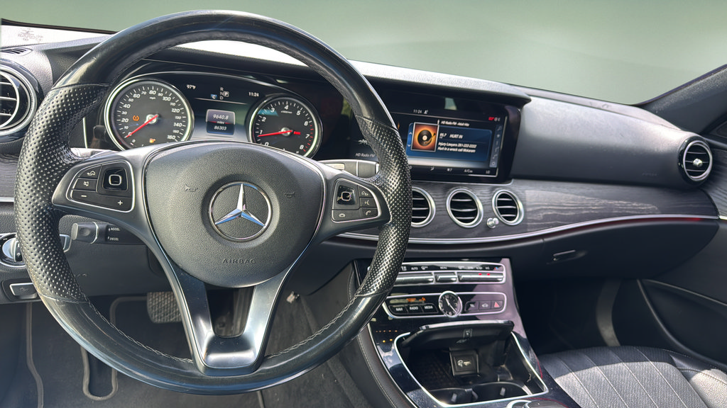 Used 2017 Mercedes-Benz E 300 4MATIC image 17