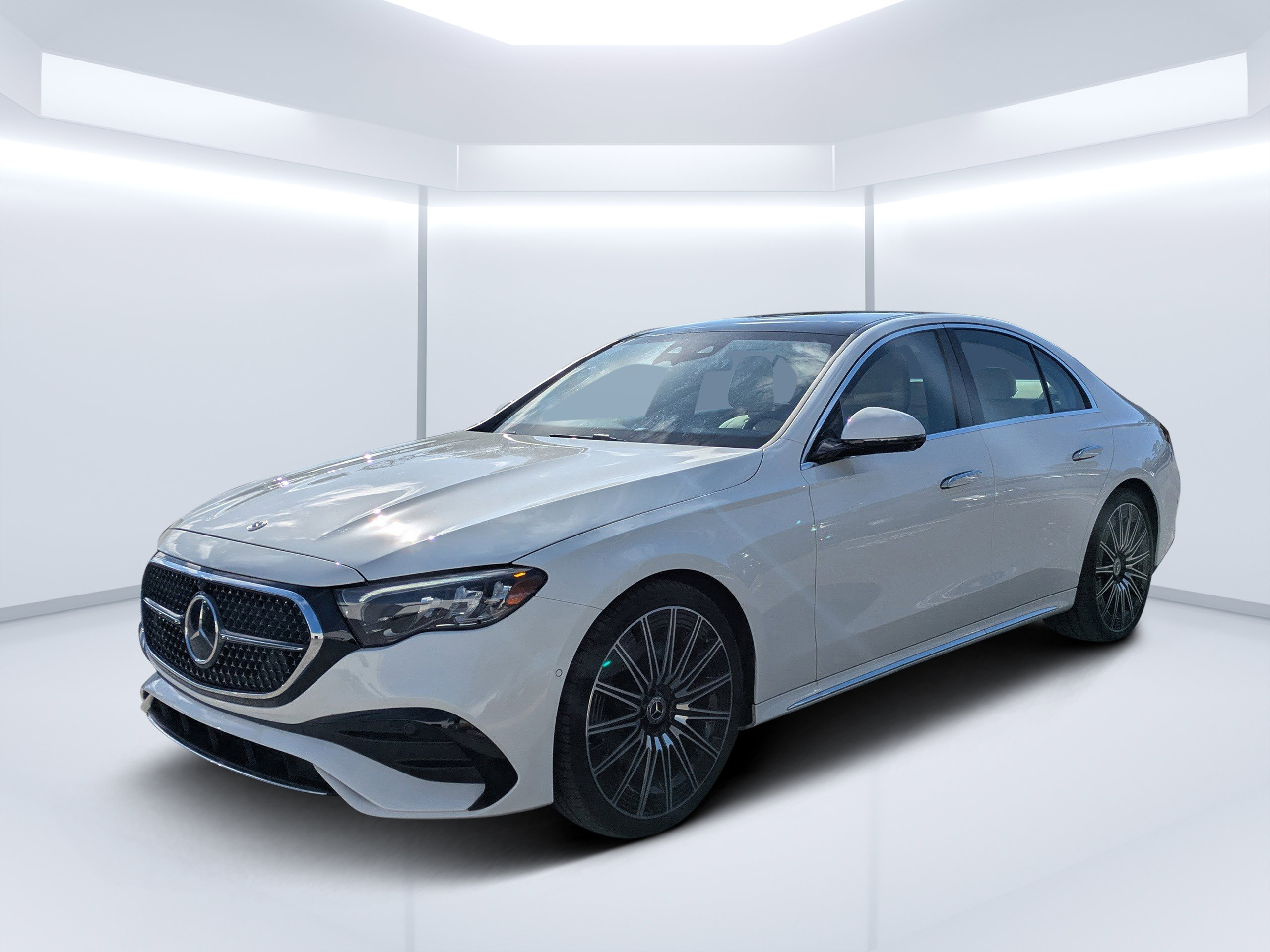 Used 2025 Mercedes-Benz E 350 4MATIC Sedan image 10