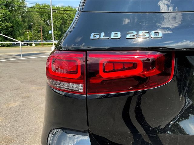Certified 2023 Mercedes-Benz GLB 250 4MATIC image 25