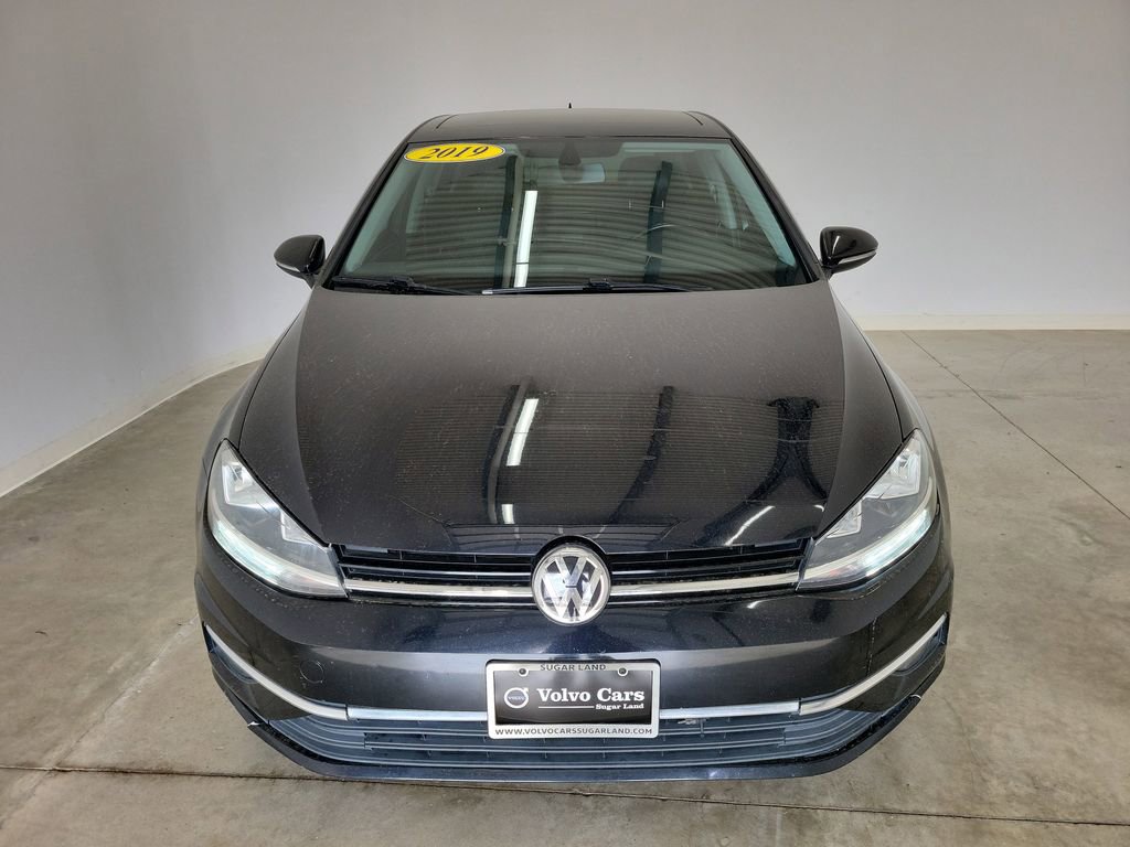 Used 2019 Volkswagen Golf SE image 2