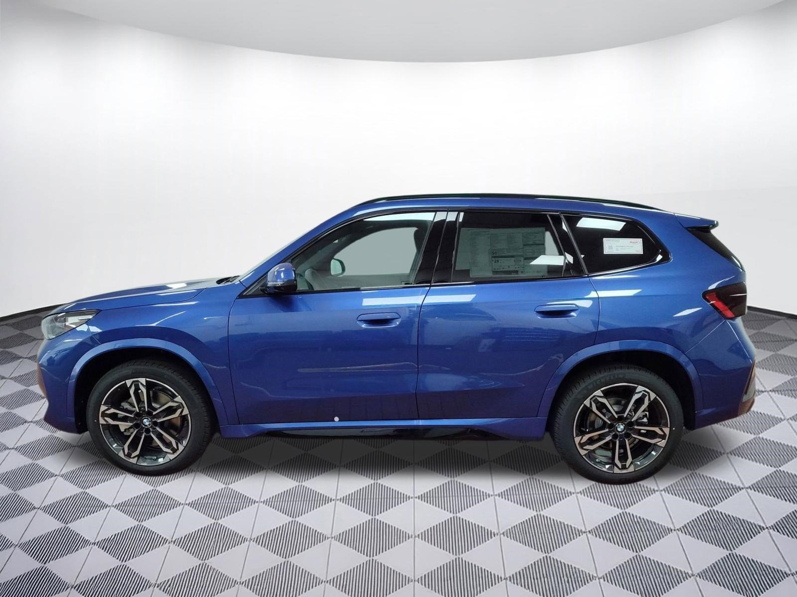 Used 2026 BMW X1 xDrive28i w/ Technology Package image 2