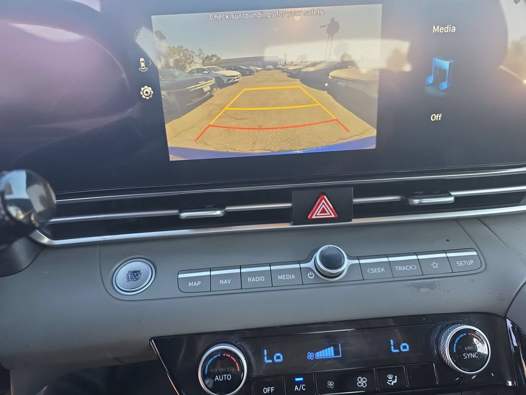 Used 2023 Hyundai Elantra SEL w/ Convenience Package FWD image 18