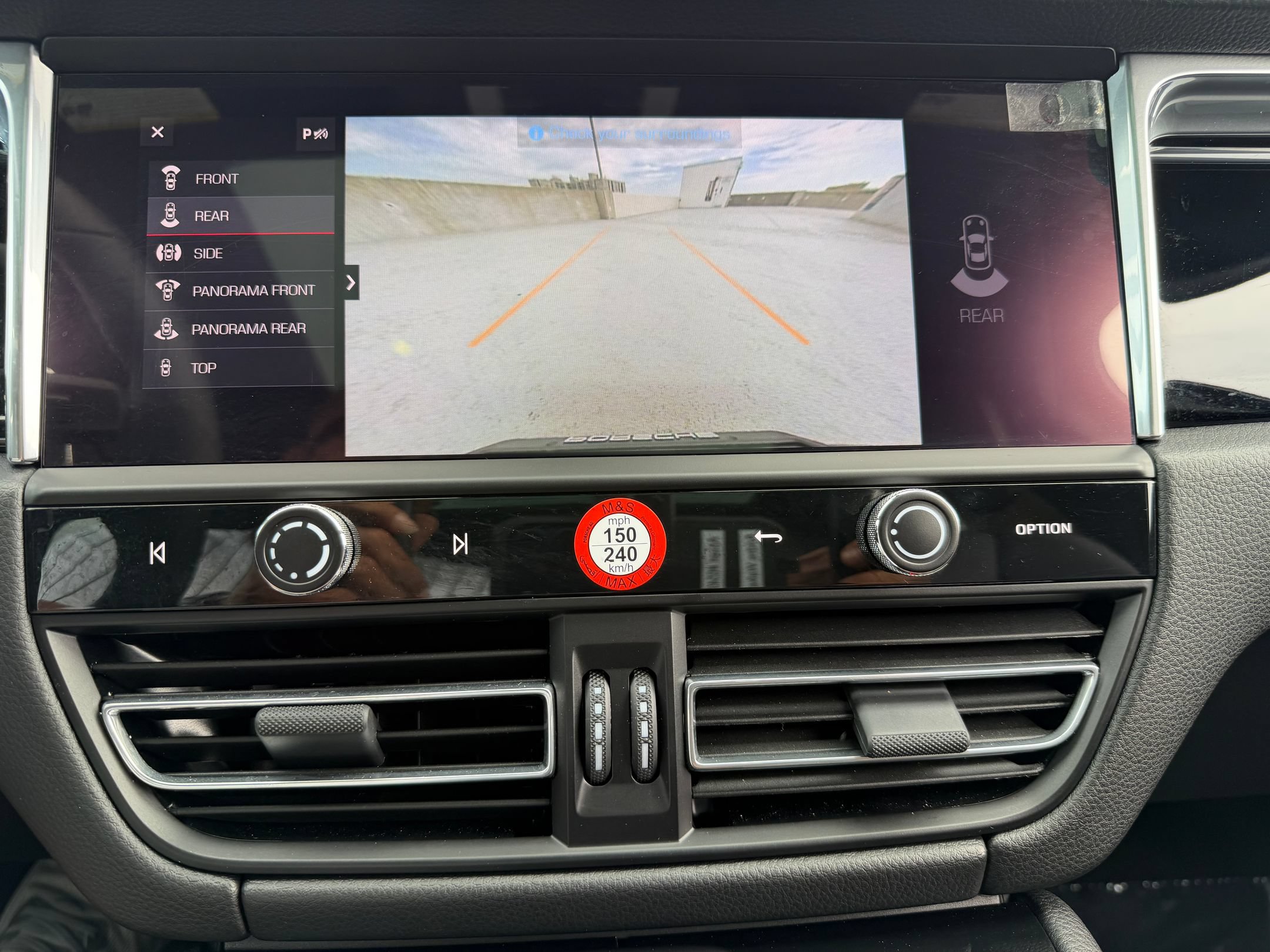 Certified 2026 Porsche Macan AWD/4WD image 19