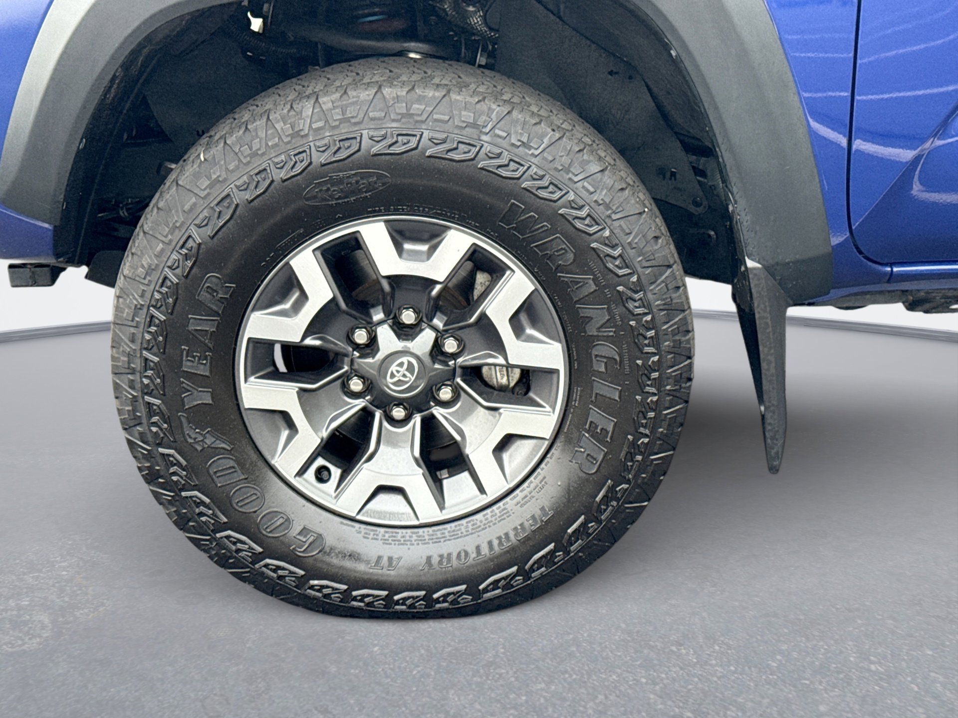 Used 2022 Toyota Tacoma TRD Off-Road image 23