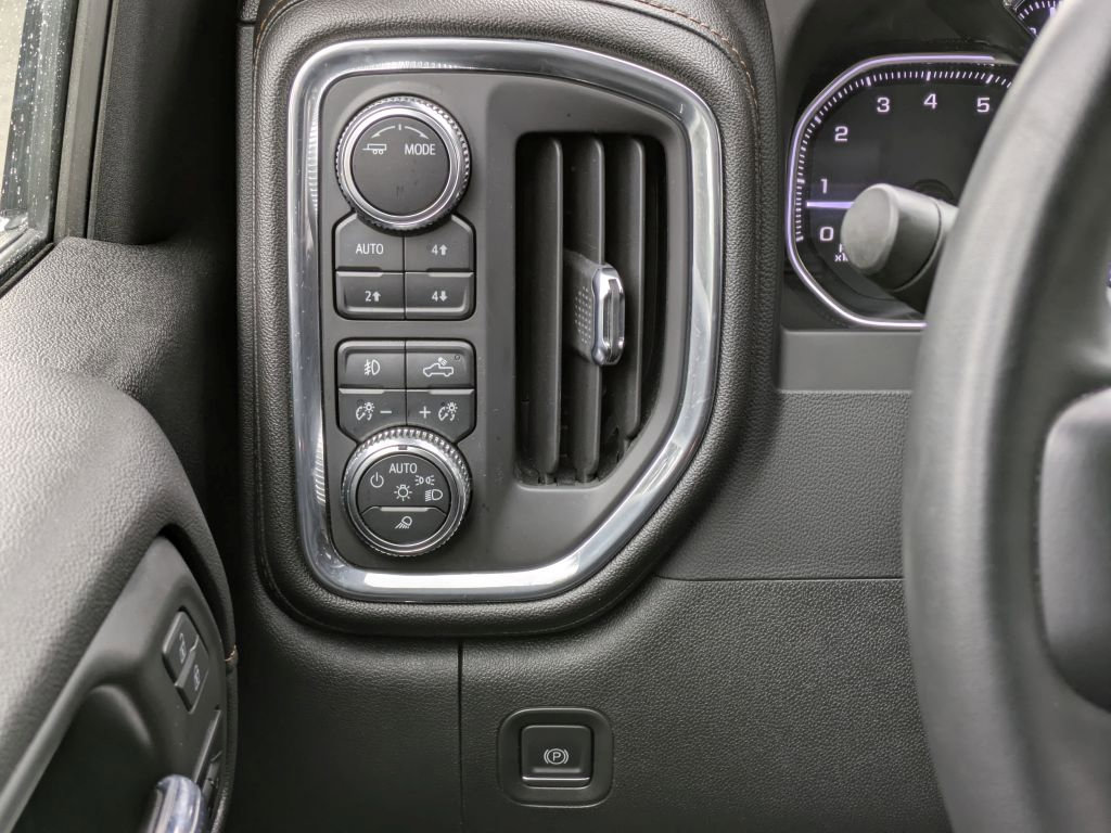 Certified 2023 GMC Sierra 2500 AT4 w/ AT4 Preferred Package image 16