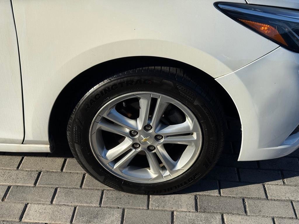 Used 2019 Chevrolet Cruze LT w/ Convenience Package image 33